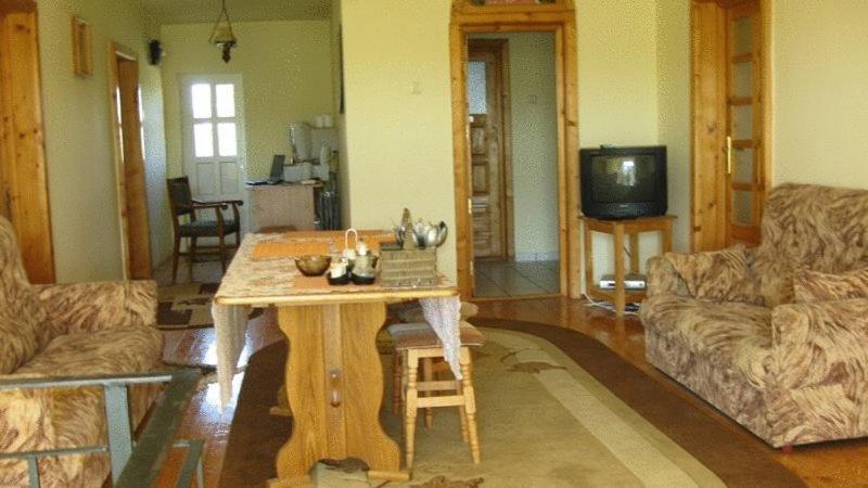 Lary Hostel Szucsáva Kültér fotó