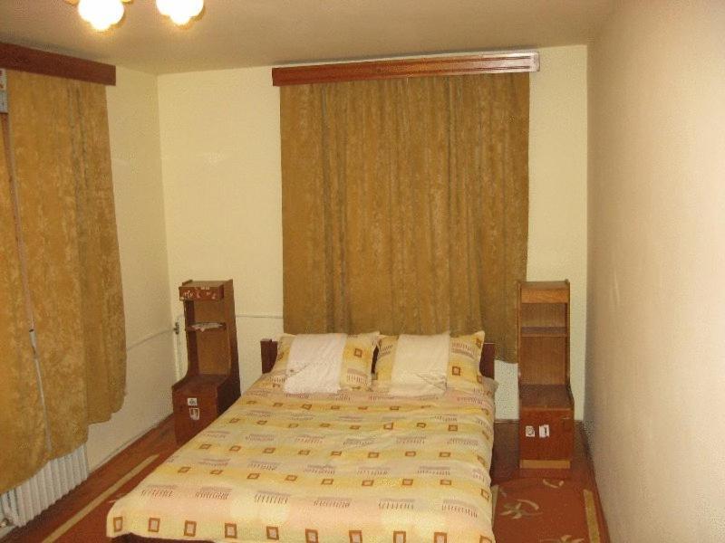 Lary Hostel Szucsáva Kültér fotó